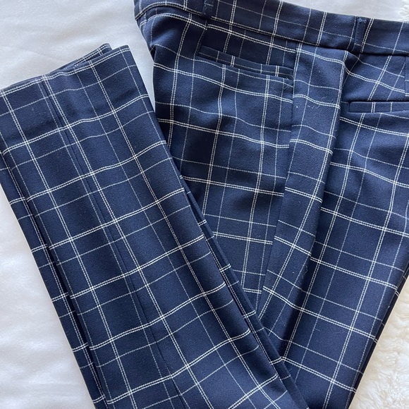 Banana Republic Sloan Fit Navy Plaid Ankle Pants (size 8) - Picture 12 of 14